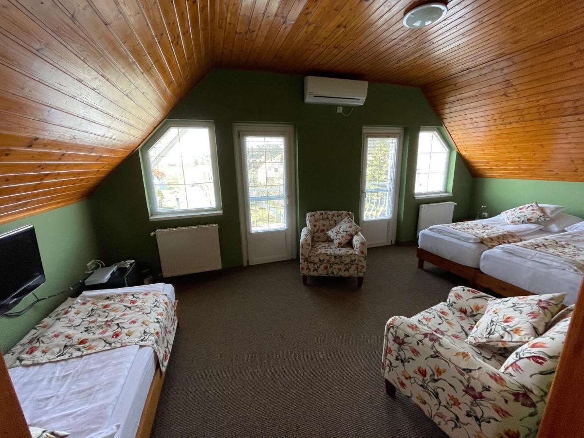 Villa Astoria Balatongyörök Eksteriør billede