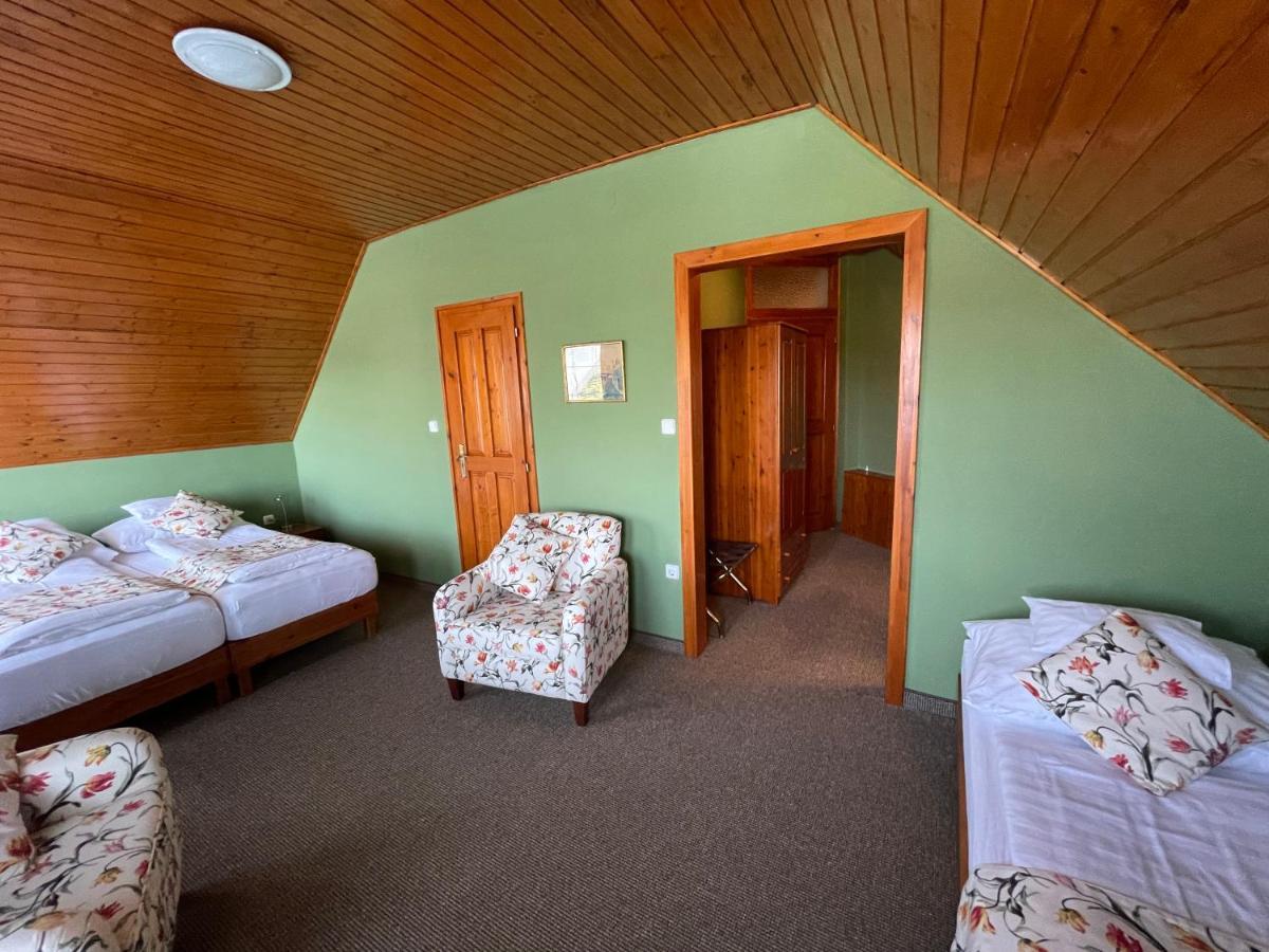 Villa Astoria Balatongyörök Eksteriør billede