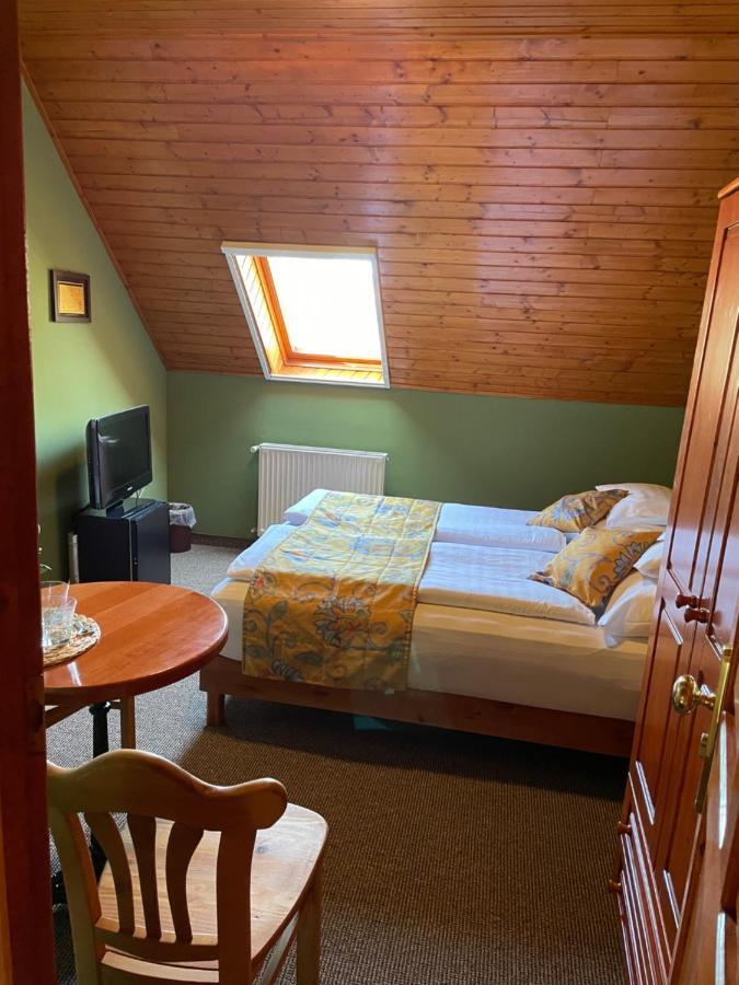 Villa Astoria Balatongyörök Eksteriør billede