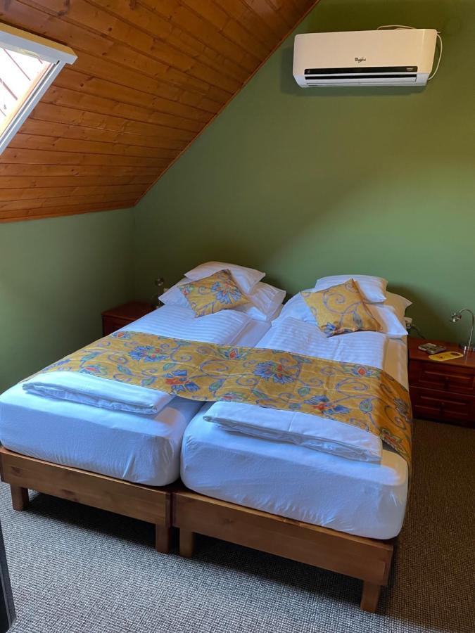 Villa Astoria Balatongyörök Eksteriør billede