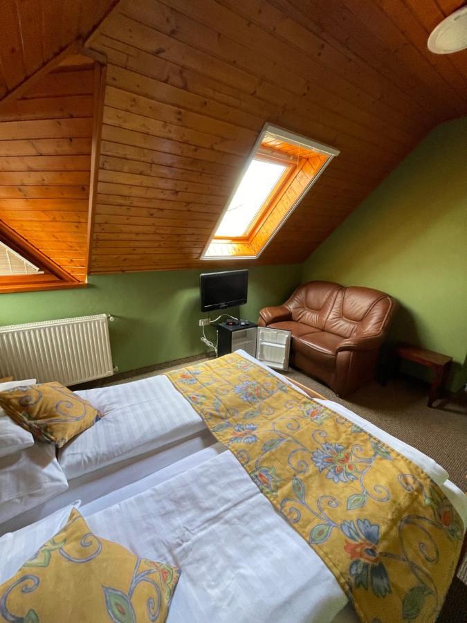 Villa Astoria Balatongyörök Eksteriør billede