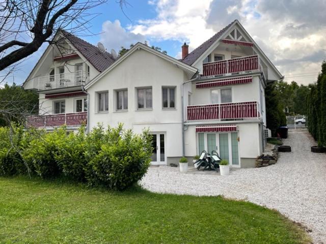 Villa Astoria Balatongyörök Eksteriør billede
