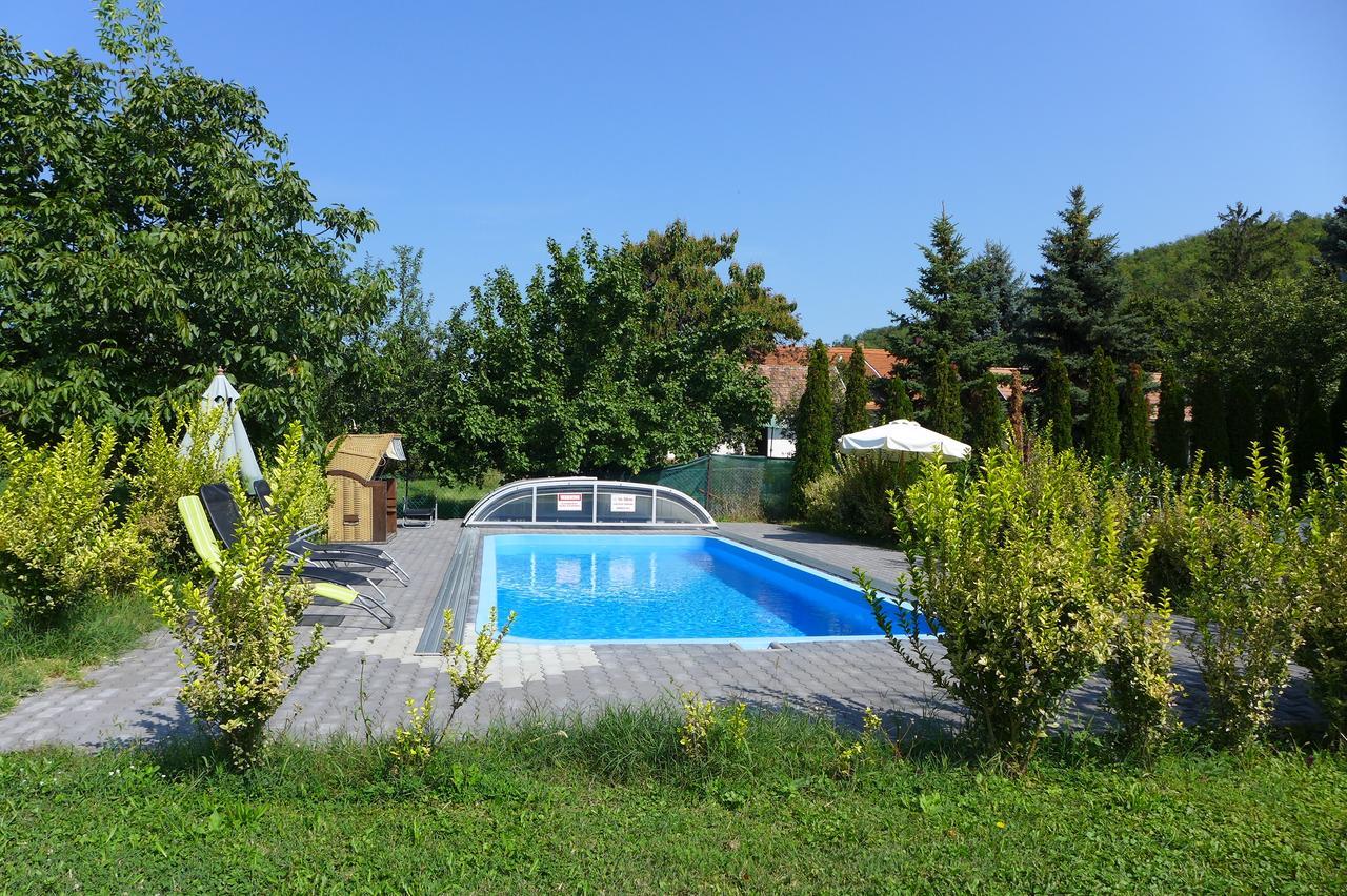 Villa Astoria Balatongyörök Eksteriør billede